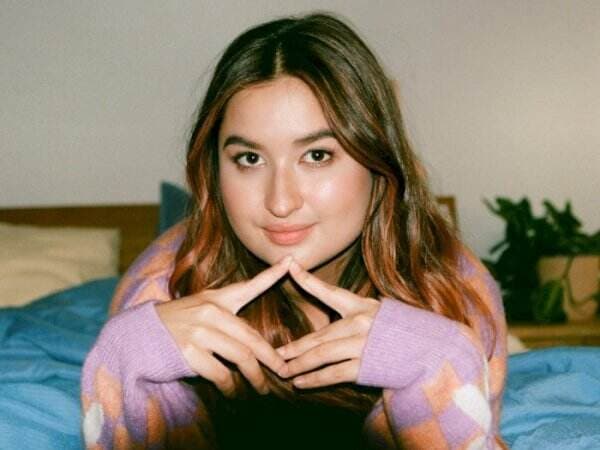 Profil Stephanie Poetri, Anak Bungsu Titi DJ yang Bikin Nangis Terharu di Konser HITC 2022 Profil Stephanie Poetri, Anak Bungsu Titi DJ yang Bikin Nangis Terharu di Konser HITC 2022