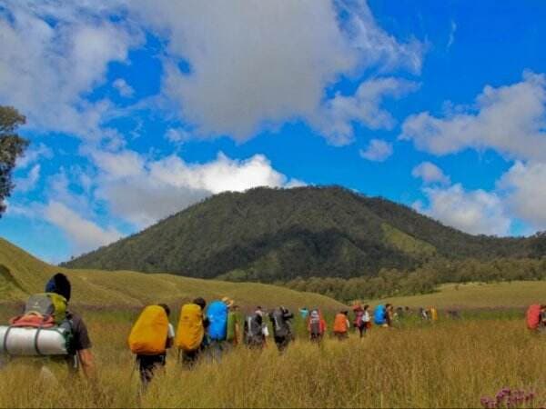 4 Fakta Menarik Gunung Semeru: Dianggap Keramat hingga Punya 3 Danau