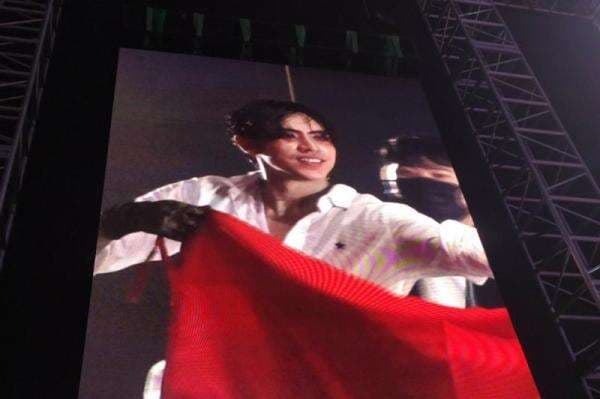 DPR IAN DKK Tutup The Regime World Tour 2022, Kibarkan Bendera Merah Putih: Terima Kasih Semuanya DPR IAN DKK Tutup The Regime World Tour 2022, Kibarkan Bendera Merah Putih: Terima Kasih Semuanya