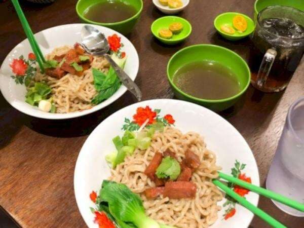 Bukan Bakmi Biasa! Sherina Munaf Jualan Bakmi Ayam Plant Based, Aman untuk Kaum Vegan Bukan Bakmi Biasa! Sherina Munaf Jualan Bakmi Ayam Plant Based, Aman untuk Kaum Vegan
