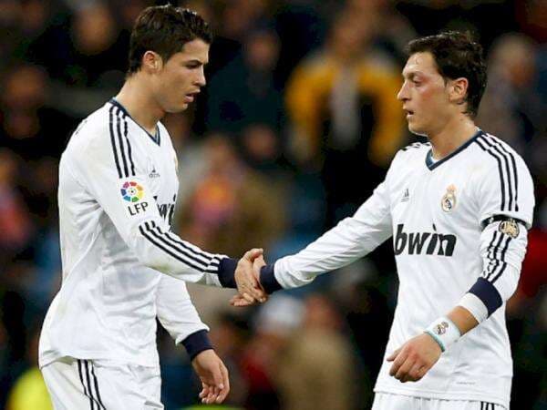 Ronaldo Pemain Terburuk Piala Dunia 2022, Mesut Ozil: Pengkritik Cuma Numpang Tenar Ronaldo Pemain Terburuk Piala Dunia 2022, Mesut Ozil: Pengkritik Cuma Numpang Tenar