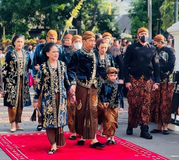 Ngunduh Mantu Nikahan Kaesang Pakai Adat Jawa, Presiden Jokowi: Kami Nguri-Uri Kebudayaan Ngunduh Mantu Nikahan Kaesang Pakai Adat Jawa, Presiden Jokowi: Kami Nguri-Uri Kebudayaan