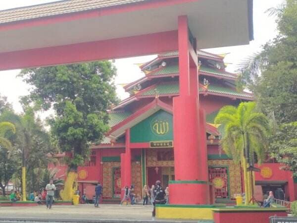 Keren! Sekilas Mirip Klenteng, Masjid di Malang Ini Dibanjiri Ribuan Orang Tiap Minggu