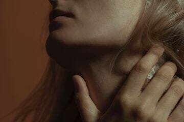 Kendari Undercover: Kisah Mahasiswi Cantik Layani Dosennya saat Open BO Tapi Tak Dibayar Kendari Undercover: Kisah Mahasiswi Cantik Layani Dosennya saat Open BO Tapi Tak Dibayar