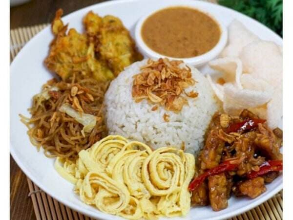 Cara Membuat Nasi Uduk yang Enak di Rice Cooker, Ini Resepnya!