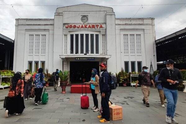 Kereta Panoramic Diluncurkan, 190 Ribu Penumpang Masuk Jogja Selama Nataru