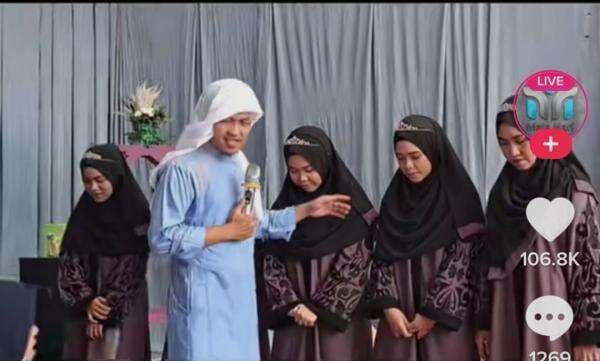 Viral: Lamaran Massal di Pesantren, Peserta Tentukan Jodoh Lewat Undian Viral: Lamaran Massal di Pesantren, Peserta Tentukan Jodoh Lewat Undian