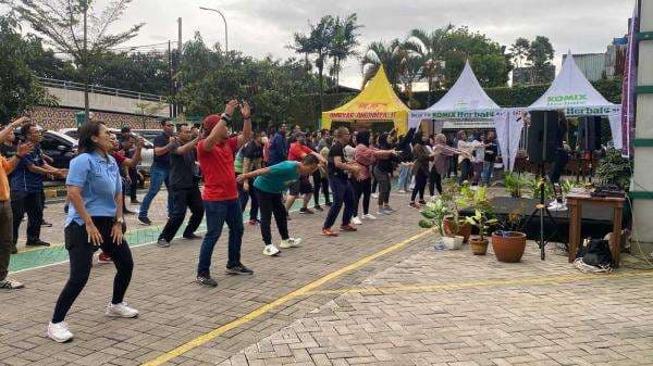 Serunya Zumba Bersama Hotel 88 Kopo dan Hotel 88 Alun Bandung Serunya Zumba Bersama Hotel 88 Kopo dan Hotel 88 Alun Bandung
