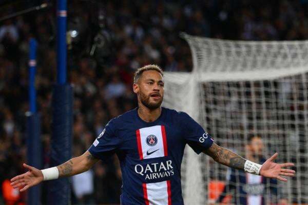 Neymar Alami Robek Ligamen pada Pergelangan Kakinya yang Cedera Neymar Alami Robek Ligamen pada Pergelangan Kakinya yang Cedera