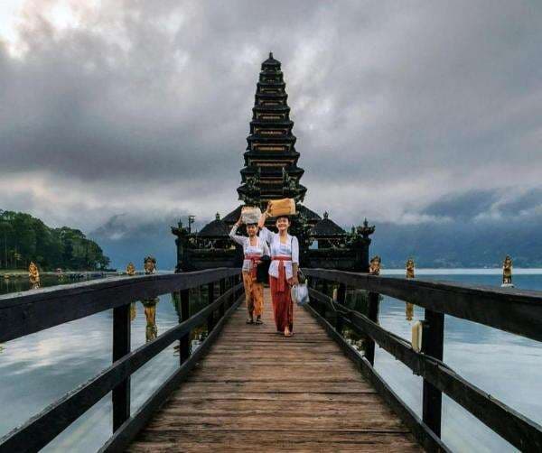 Inilah Daftar Artis Luar Negeri yang Bucin Banget Sama Bali Inilah Daftar Artis Luar Negeri yang Bucin Banget Sama Bali