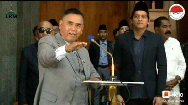 Geger Panji Gumilang Nyanyi Lagu Yahudi di Masjid Pesantren Al Zaytun Geger Panji Gumilang Nyanyi Lagu Yahudi di Masjid Pesantren Al Zaytun