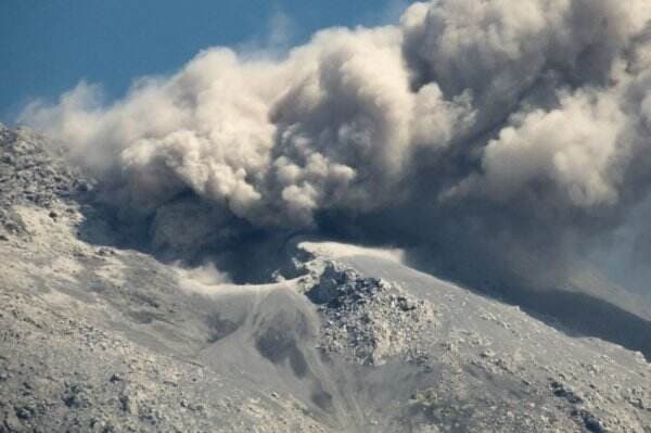 Gunung Lewotobi Laki-Laki Meletus, Zona Lempeng Tektonik Ini Dipantau Ketat