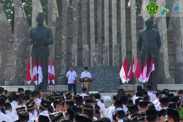 Presiden Prabowo Absen Apel Hari Santri 2024, Menag Sampaikan Salam