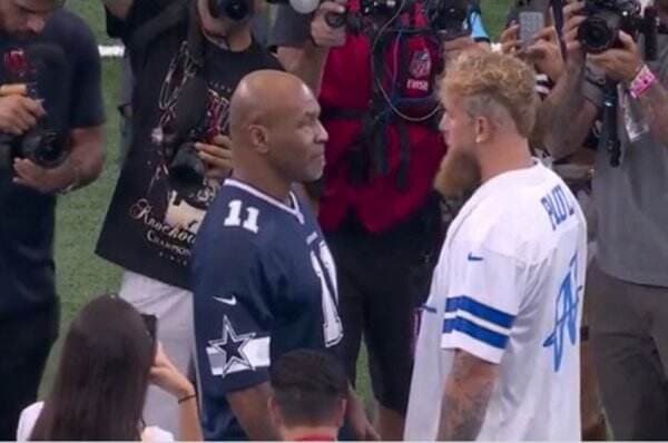 Mike Tyson vs Jake Paul Bikin Heboh Pertandingan NFL di Stadion Cowboys