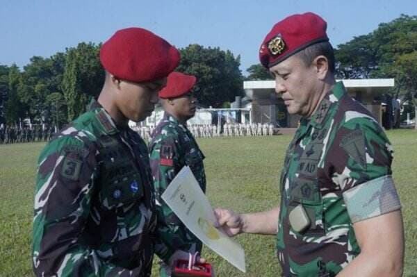 Hebat! 2 Prajurit Kopassus Jadi Lulusan Terbaik di Filipina dan Australia