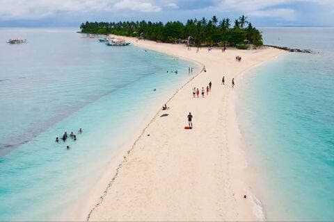 5 Pantai Paling Sepi di Dunia, Surga Tersembunyi untuk Pencari Ketenangan