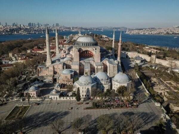 10 Tempat Wisata di Turki: Pesona Arsitektur Megah Hagia Sophia