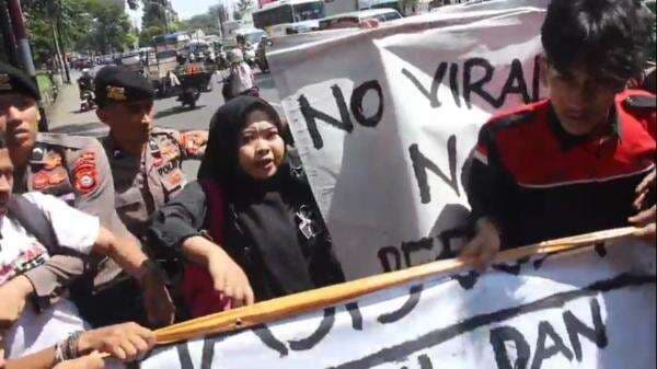 Dilaporkan 69 Korban, Massa Desak Polda Sulsel Periksa PD Terkait Dugaan Penipuan Umrah Subsidi Dilaporkan 69 Korban, Massa Desak Polda Sulsel Periksa PD Terkait Dugaan Penipuan Umrah Subsidi