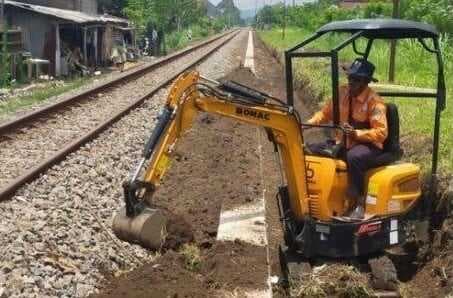 KAI Daop 9 Lakukan Normalisasi Jalur Kereta Api