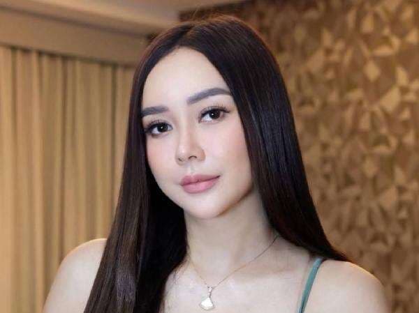 315,4 Juta Netizen Stalking Instagram Aura Kasih usai Rumor Wanita Simpanan Ridwan Kamil Viral! 315,4 Juta Netizen Stalking Instagram Aura Kasih usai Rumor Wanita Simpanan Ridwan Kamil Viral!