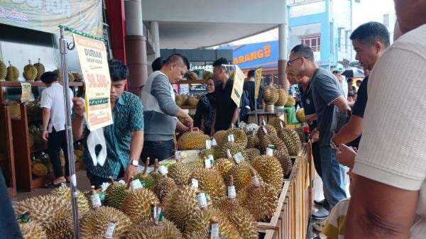 Pesta Durian di Plaza Asia Tasikmalaya, Musang King, Montong hingga Duri Hitam Ada di Sini