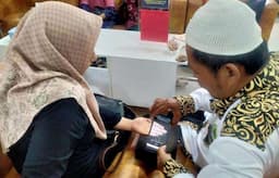 Calon Jemaah Haji Kulonprogo Jalani Perekaman Biometrik