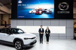 Mazda Hadirkan Pengalaman Berkendara Harmonis di GAIKINDO Jakarta Auto Week 2024