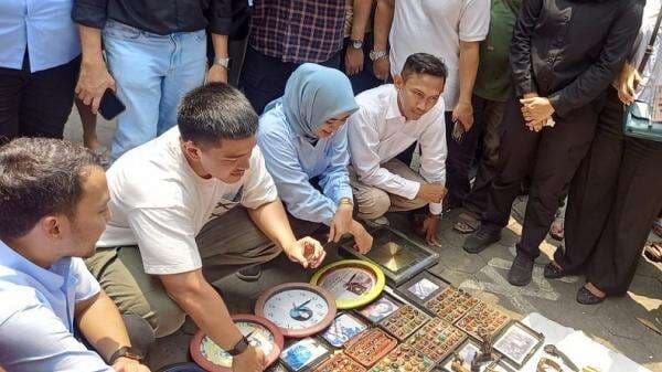 Kunjungi Pasar Klitikan Solo Bersama Respati-Astrid, Kaesang Beli Akik dan Lonceng Kalung Sapi