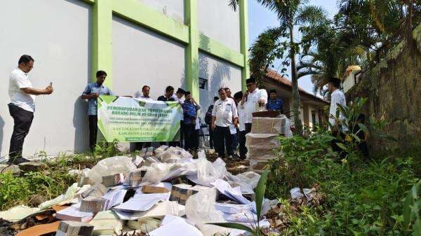 Kemenag Tasikmalaya Musnahkan Puluhan Ribu Dokumen Pernikahan Kadaluarsa untuk Cegah Penyalahgunaan