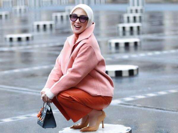 Syahrini Pamer Tas Rp5,8 Miliar saat Liburan Akhir Tahun di Paris, Ini Fotonya! Syahrini Pamer Tas Rp5,8 Miliar saat Liburan Akhir Tahun di Paris, Ini Fotonya!