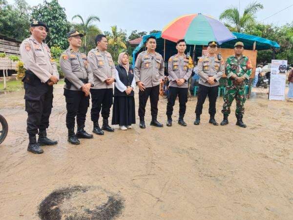 Ouditor Itwasda Polda Riau Dengan Rombongan Polres Dumai Gelar Giat Pengecekan dan Peninjauan di TPS