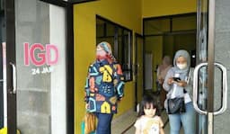 Bau Sampah dari TPS Ilegal Berimbas ke RSUD Lembang, Ruang Rawat Jalan Terpaksa Pindah