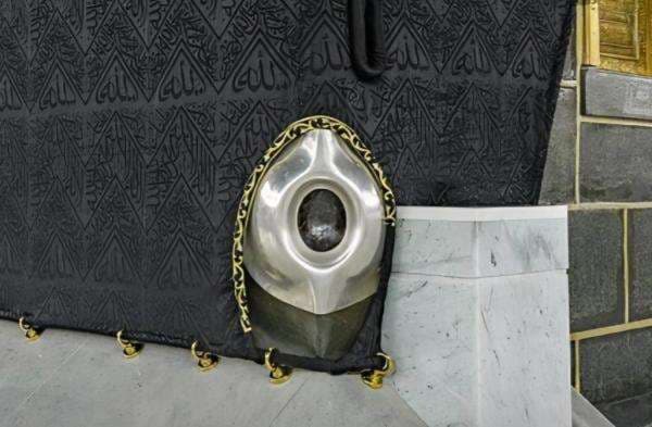 Arab Saudi Imbau Jemaah Umrah Tak Berlama-lama di Hajar Aswad Arab Saudi Imbau Jemaah Umrah Tak Berlama-lama di Hajar Aswad