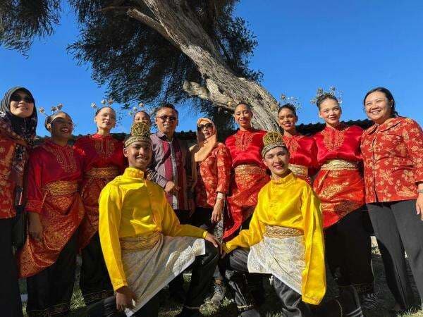 KJRI Cape Town Pererat Hubungan Indonesia-Afsel Melalui Kramat Festival KJRI Cape Town Pererat Hubungan Indonesia-Afsel Melalui Kramat Festival