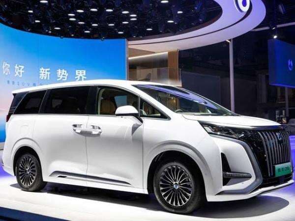 Denza D9 Jadi Mobil Mewah Paling Laku di Indonesia, Harganya Rp950 Juta Denza D9 Jadi Mobil Mewah Paling Laku di Indonesia, Harganya Rp950 Juta