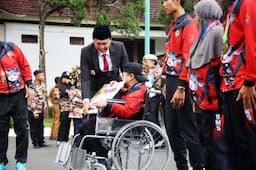 Atlet Disabiltas Banyumas Peraih Medali Peparprov dan Paralimpiade Mendapatkan Tali Asih