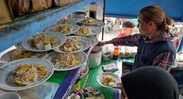 Dari Kupat Tahu hingga Kopi Kekinian, Ini Kuliner Wajib Coba di Kawasan Gempol Bandung