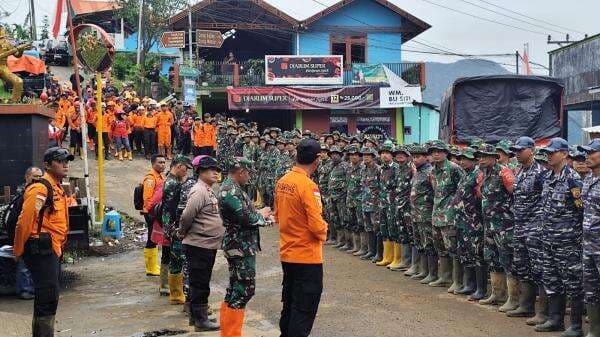 1.300 Personel Diterjunkan untuk Operasi Pencarian, Dibantu 3 Alat Berat dan Anjing Pelacak