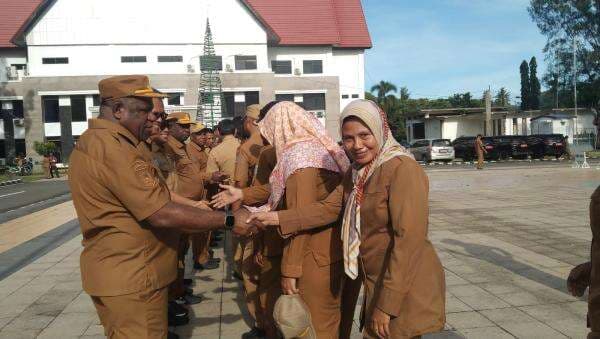 Banyak Pegawai Terlambat, Satpol PP Kunci Pagar Saat Apel Perdana Pemprov Papua Barat Daya