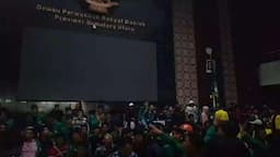 Ratusan Mahasiswa Duduki Ruang Rapat DPRD Sumut, Desak Pembatalan Kenaikan PPN 12 Persen