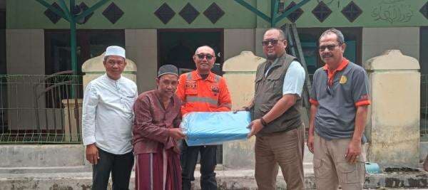 Masjid Nurul Huda di Banjar Tersambar Petir, Pemerintah dan Tokoh Masyarakat Turun Beri Bantuan