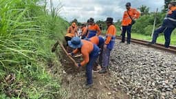 Upaya Normalisasi Jalur KA Pasca Longsor di Blitar Berlanjut, Perjalanan Masih Terbatas