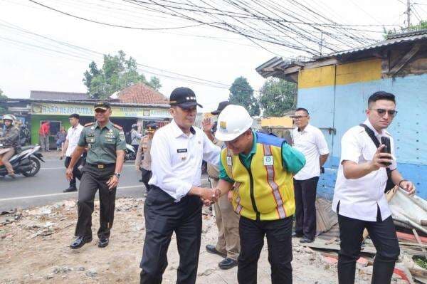 Penataan Jalan Raden Demang Hardjakusumah Cimahi Penataan Jalan Raden Demang Hardjakusumah Cimahi