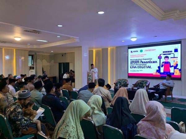 Puluhan UMKM Pesantren Bangkit Belajar Strategi Digital, Hasil Kolaborasi PWNU Jatim-Aloha Institute