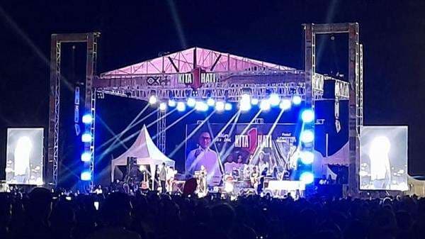 Ansi-Jane Gandeng Slank Guncang Kefamenanu dalam Konser Amal untuk Korban Erupsi Lewotobi