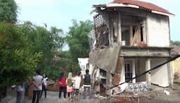 Akibat Tergerus Banjir, Rumah di Ponorogo Rusak hingga Nyaris Rata dengan Tanah