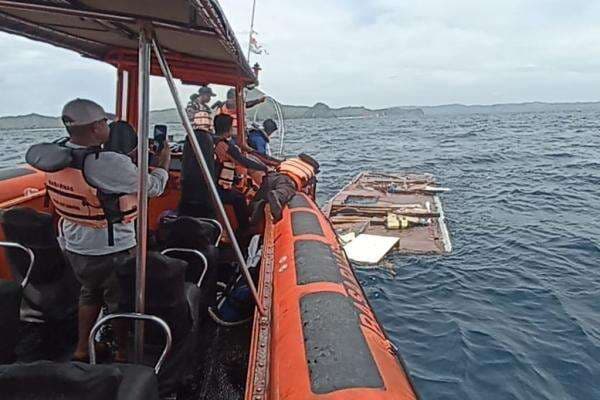 Pencarian Korban Kapal Tenggelam di Labuan Bajo Terkendala Cuaca Buruk Pencarian Korban Kapal Tenggelam di Labuan Bajo Terkendala Cuaca Buruk