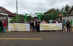 Konflik Tanah di Blok Tenjolaya, Puluhan Mahasiswa Demo di Depan Kantor DPRD Lebak