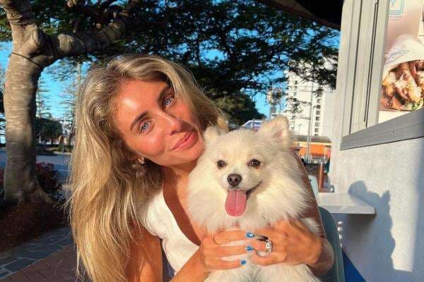 Bintang Porno Bonnie Blue Hina Indonesia, Seret Merah Putih di Depan KBRI Bintang Porno Bonnie Blue Hina Indonesia, Seret Merah Putih di Depan KBRI