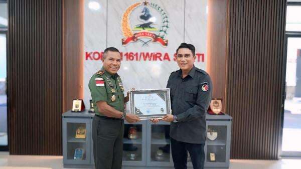 Danrem 161/Wira Sakti Kupang, Terima Penghargaan Bawaslu NTT atas Peran Jaga Stabilitas Pemilu Danrem 161/Wira Sakti Kupang, Terima Penghargaan Bawaslu NTT atas Peran Jaga Stabilitas Pemilu
